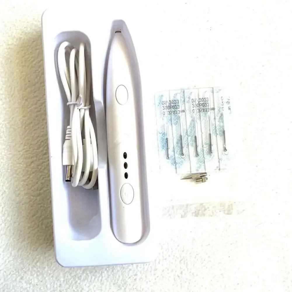 Unisex Mini Freckle Pen - White